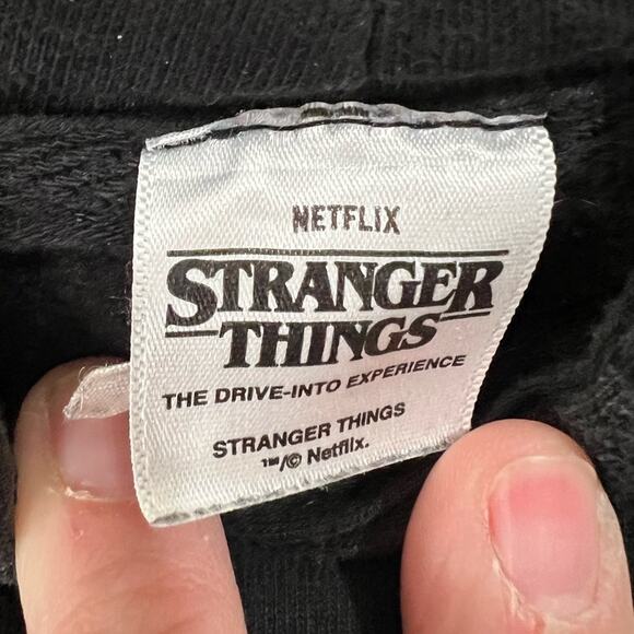 Stranger Things Pullover Logo Hoodie Men’s Size Medium Black - Picture 4 of 7